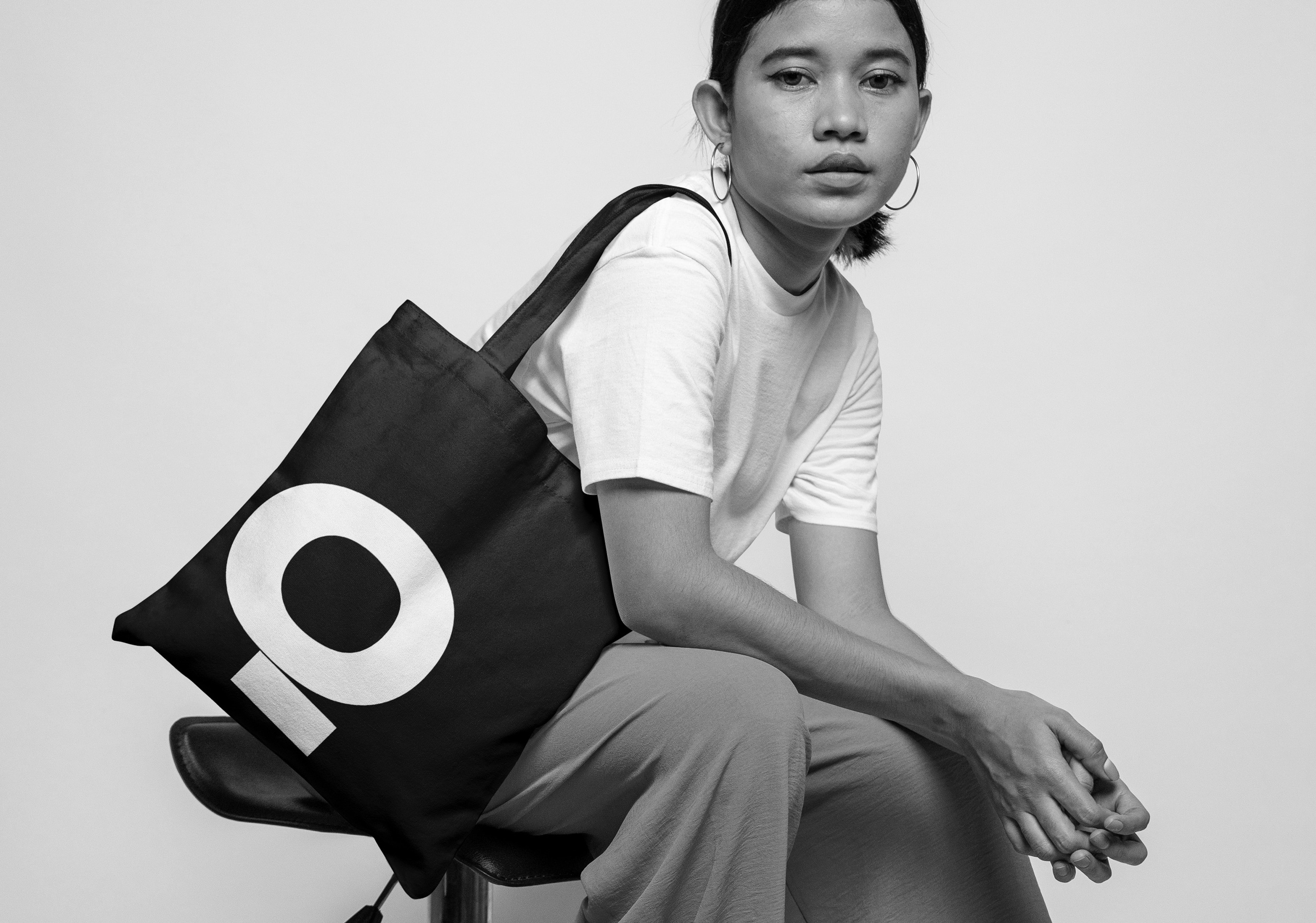 chica_bolsa_logotipo
