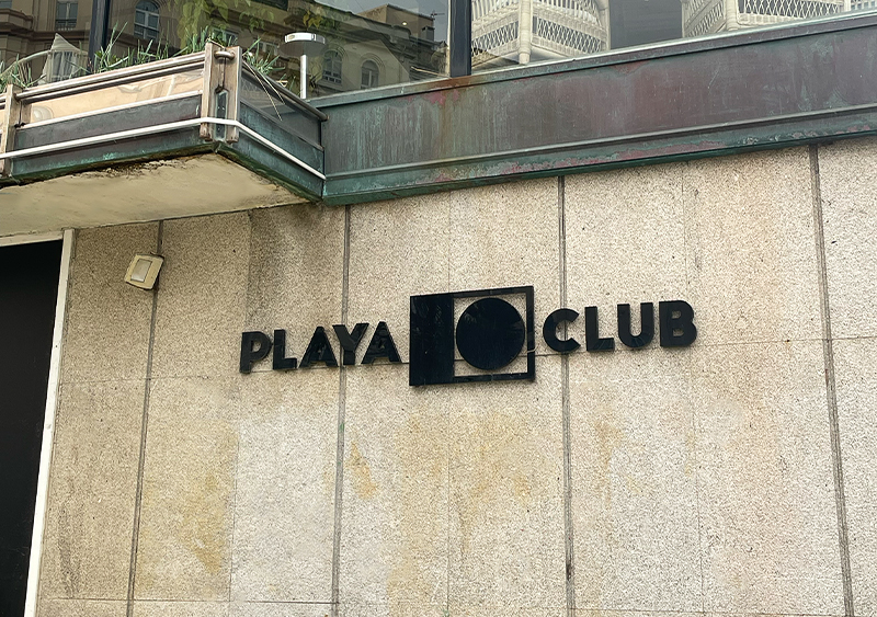 fotografia fachada exterior playa club
